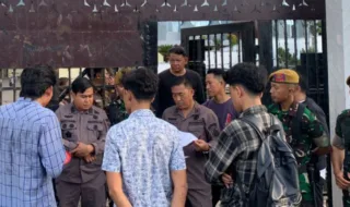 Forum Pemuda dan Mahasiswa Hukum Demo Kejati Sulsel, Temukan Fakta Janggal Ini!
