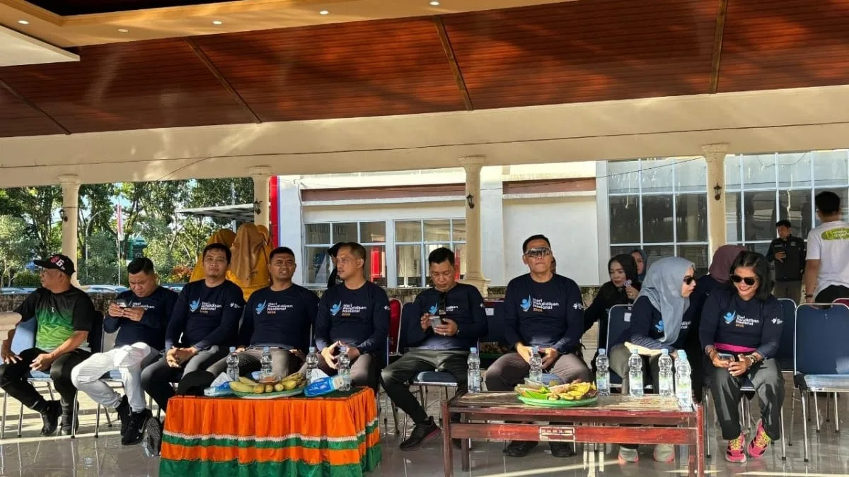 PECAH! Dandim Takalar Pimpin 1.000 Guru Banjiri Alun-Alun di Hardiknas ke-67