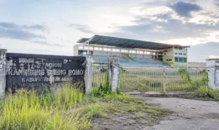 Megah Namun Sunyi, Potret Stadion Ranggong Daeng Romo yang Perlahan Memudar di Takalar