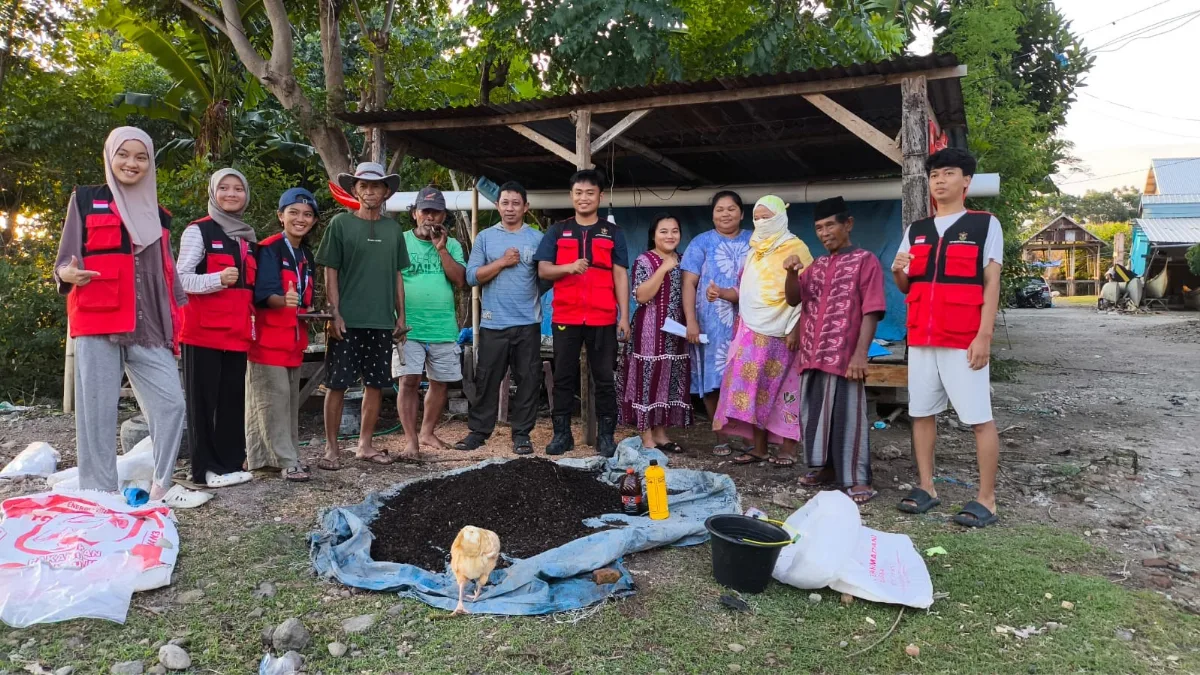 Mahasiswa KKN Unhas Edukasi Warga Desa Baruga Olah Limbah Ternak Menjadi Pupuk Kompos Organik