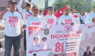 Sekwan Pimpin Gerak Jalan Santai Sekretariat DPRD Takalar, Semarakkan HUT ke-81 RI
