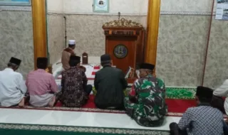 Jaga Kedekatan dengan Warga, Koramil Pattallassang Sambangi Tiga Masjid