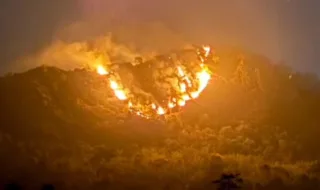 Kebakaran Bulu Saukang Maros Terjadi Minggu Malam