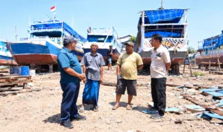 Bupati Takalar Temui Nelayan Patorani, Dengarkan Keluhan Solar dan Surat