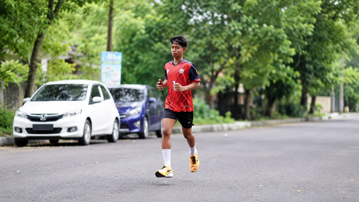 Mursalim atlet sepak takraw muda asal Takalar saat menjalani latihan